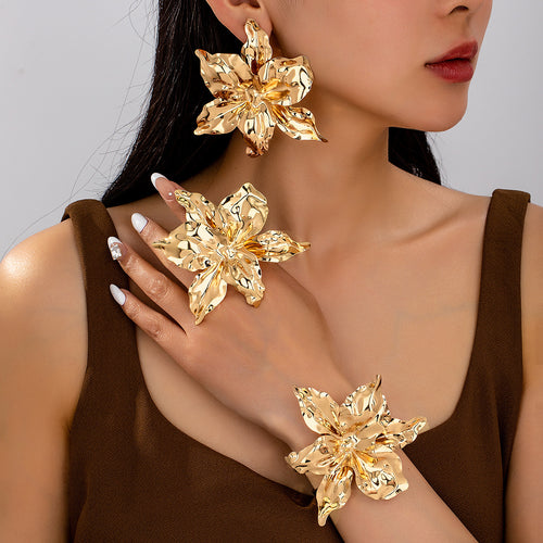 European and American exaggerated pleated three-dimensional large flower bracelet, earring ring, simple and fashionable women's set
