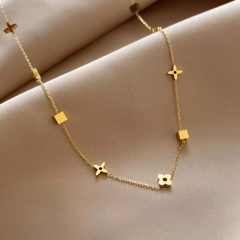 Four-leaf clover titanium steel necklace for women, light luxury niche high-end four-pointed star collar chain, 2025 new popular necklace