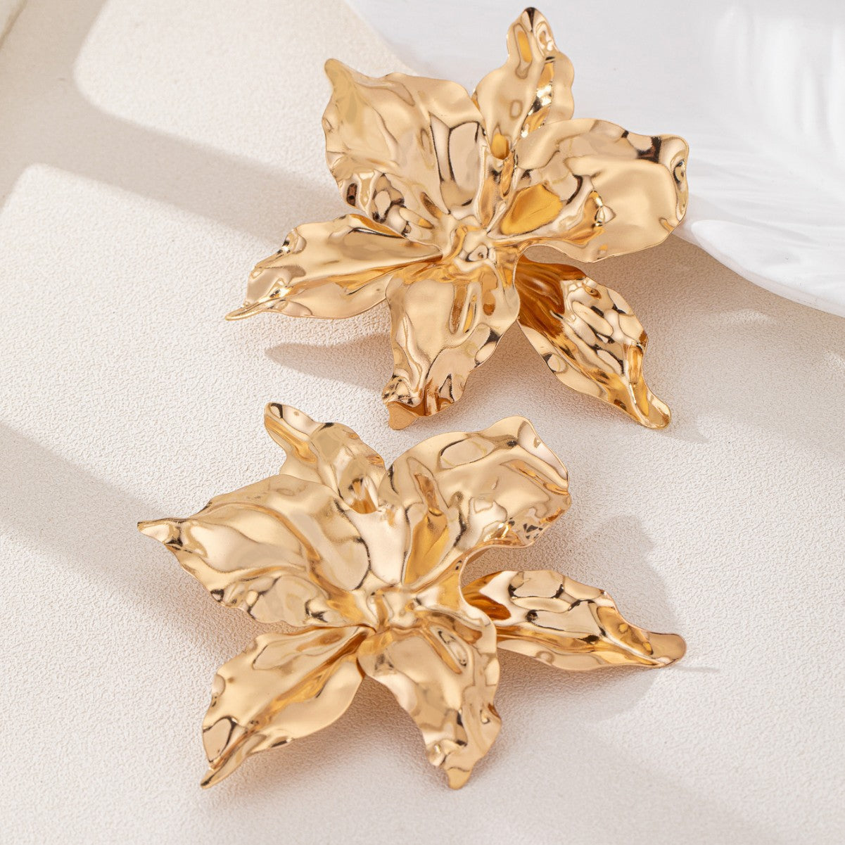 European and American exaggerated pleated three-dimensional large flower bracelet, earring ring, simple and fashionable women's set