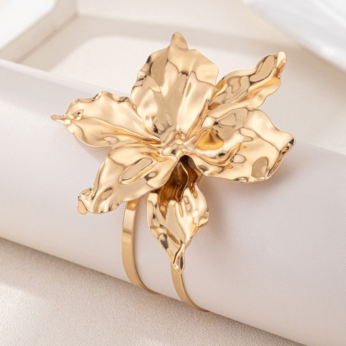 European and American exaggerated pleated three-dimensional large flower bracelet, earring ring, simple and fashionable women's set